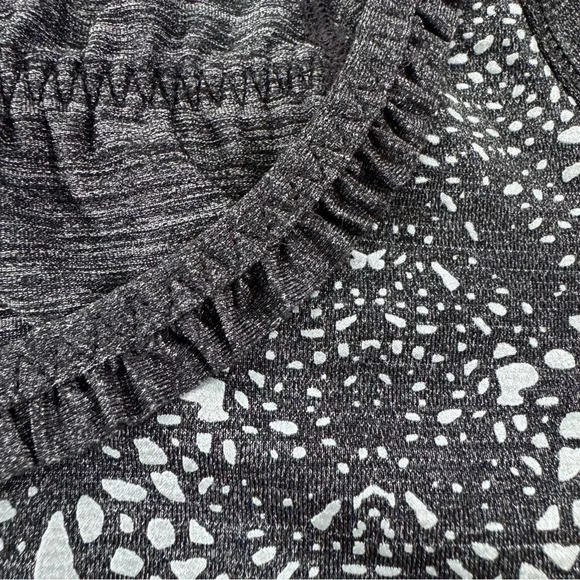 Lululemon Run Wild Short Sleeve Reflective Athletic Shirt Black Gray Size 4 - Picture 6 of 12